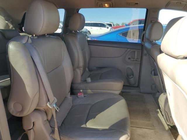 2005 Toyota Sienna XLE