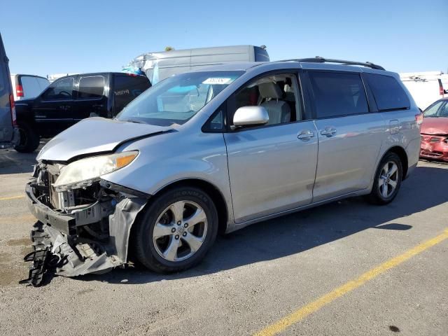 2013 Toyota Sienna LE