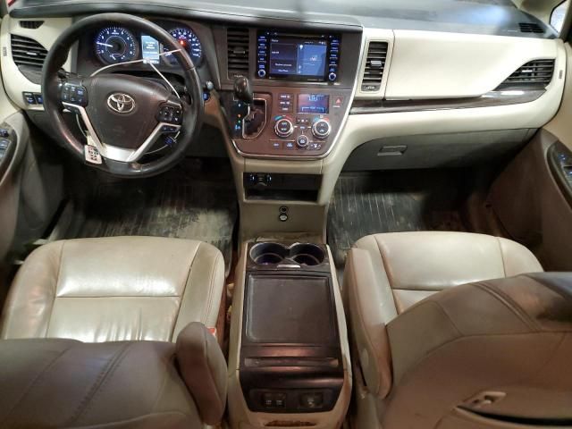 2018 Toyota Sienna XLE