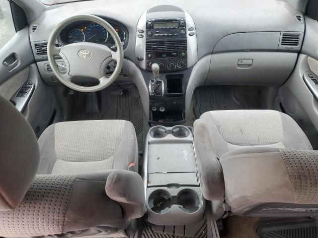 2009 Toyota Sienna CE