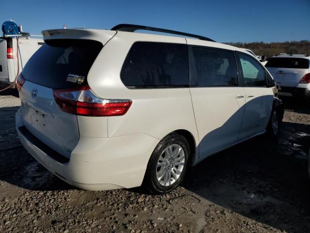 2017 Toyota Sienna XLE