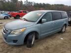 2010 Volkswagen Routan SE