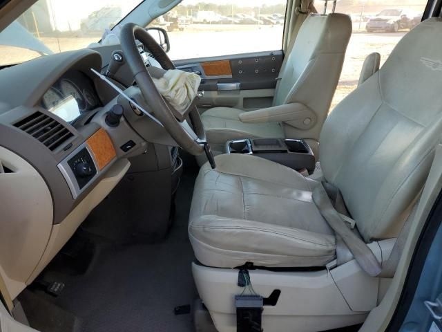 2008 Chrysler Town & Country Limited