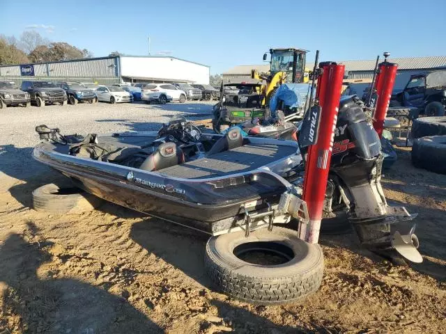 2016 Land Rover Bass Boat