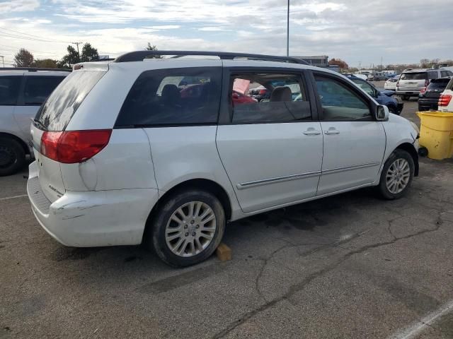 2010 Toyota Sienna XLE