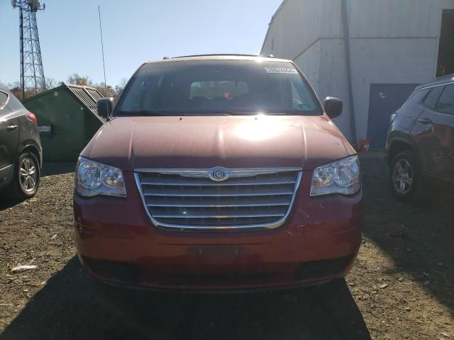 2009 Chrysler Town & Country LX