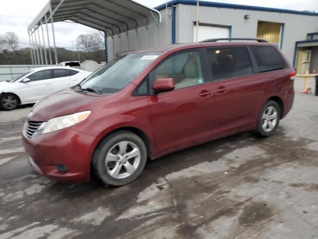 2014 Toyota Sienna LE