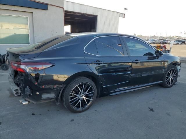 2022 Toyota Camry SE