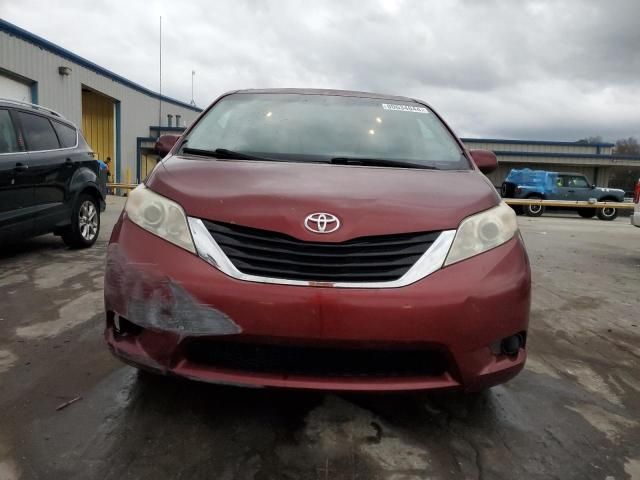 2014 Toyota Sienna LE