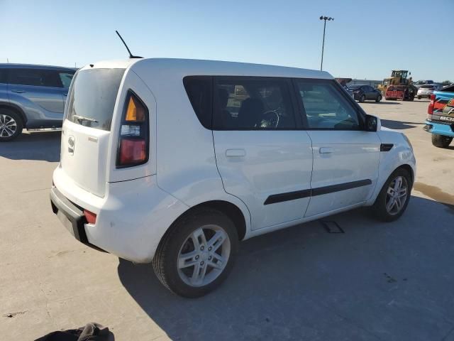 2010 KIA Soul +