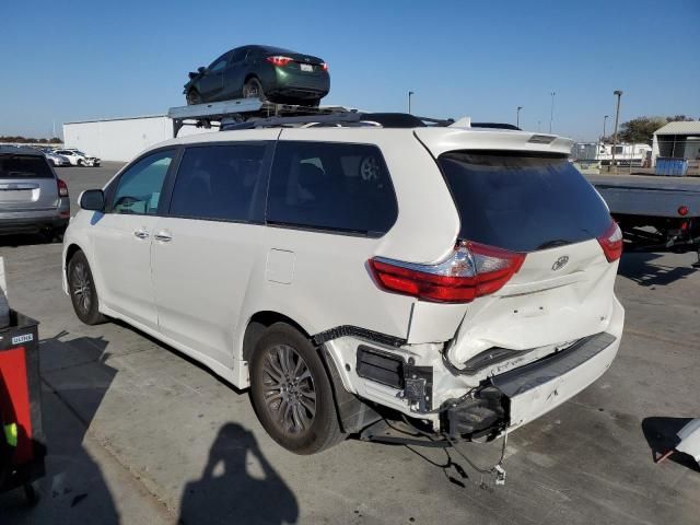 2019 Toyota Sienna XLE