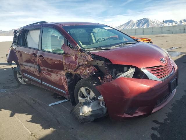 2017 Toyota Sienna LE