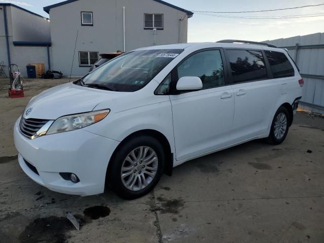 2012 Toyota Sienna XLE