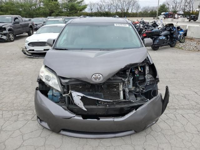 2016 Toyota Sienna XLE