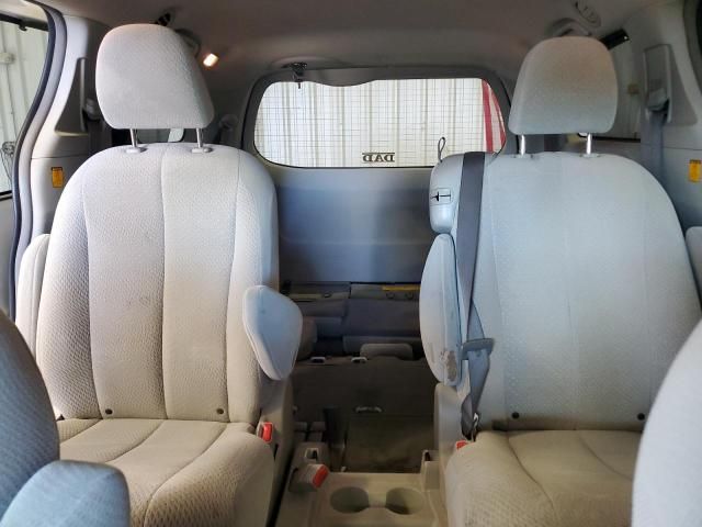 2011 Toyota Sienna LE