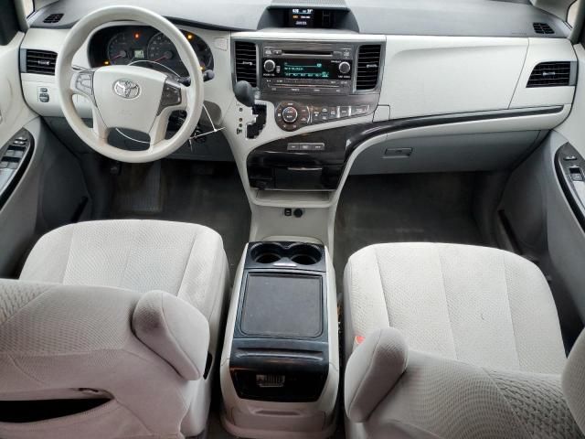 2013 Toyota Sienna LE