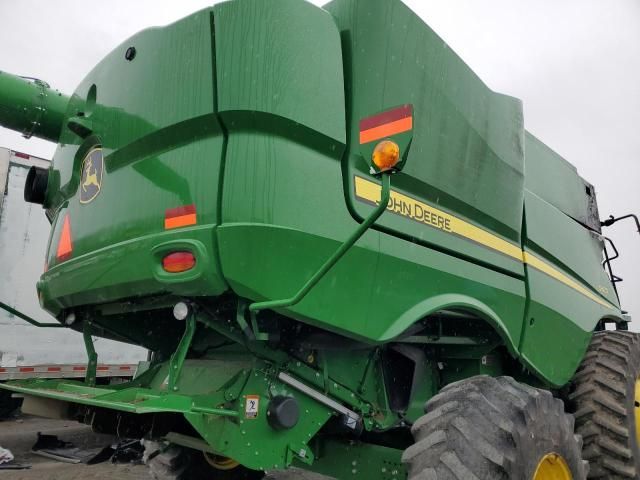 2017 John Deere S670