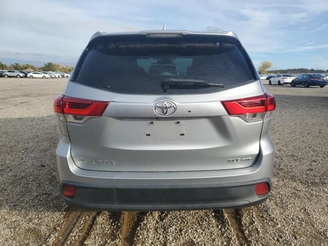 2019 Toyota Highlander SE