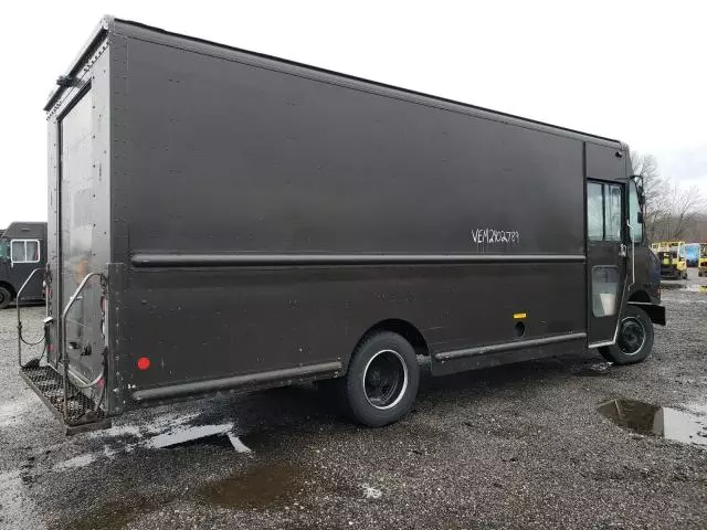 2009 Freightliner Chassis M Line WALK-IN Van