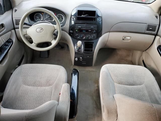 2005 Toyota Sienna CE