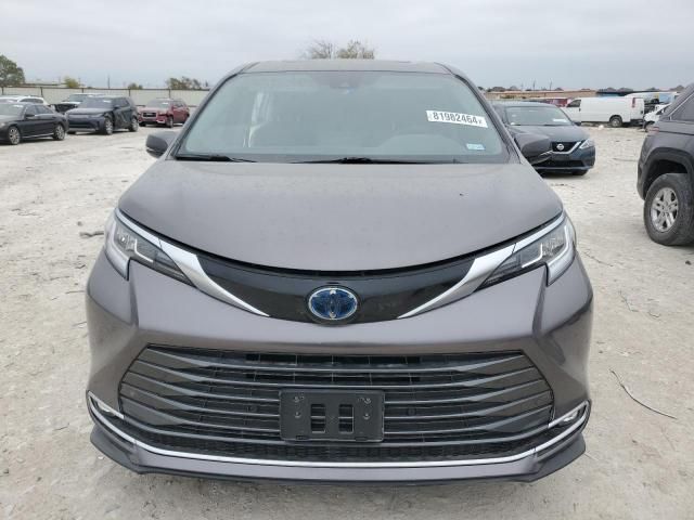 2022 Toyota Sienna Limited