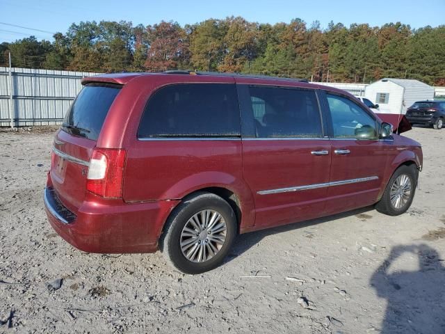 2014 Chrysler Town & Country Touring L