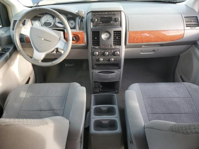 2008 Chrysler Town & Country LX