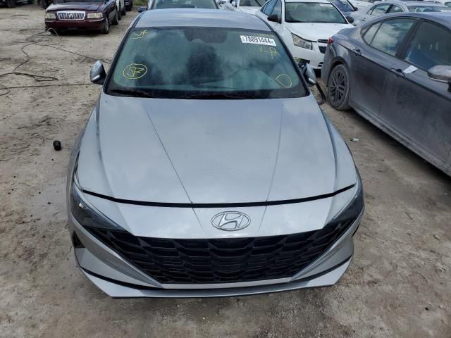 2023 Hyundai Elantra SE