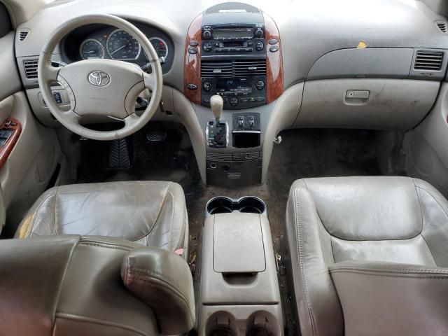 2005 Toyota Sienna XLE