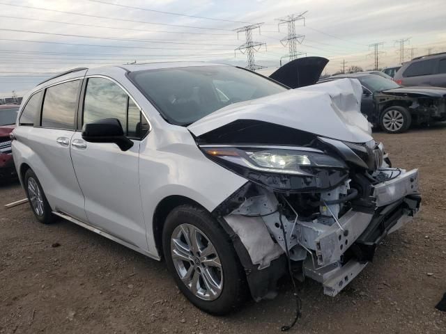 2022 Toyota Sienna XSE