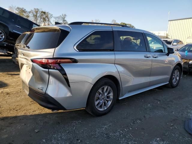 2022 Toyota Sienna XLE