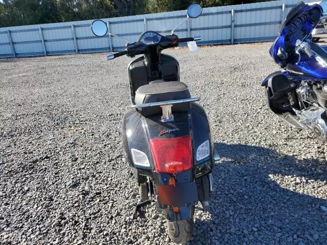 2010 Piaggio 2010 Vespa GTS 300 Super