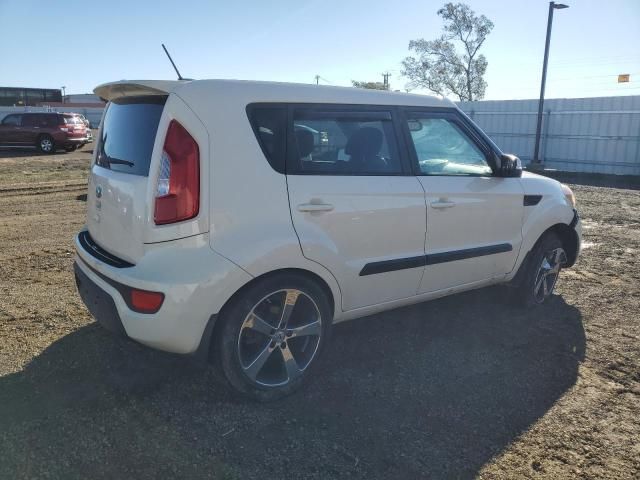 2013 KIA Soul +