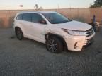 2017 Toyota Highlander SE