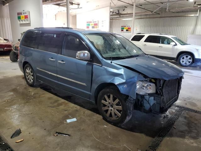 2011 Chrysler Town & Country Touring L