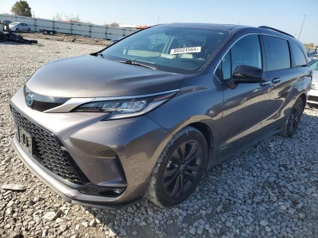 2021 Toyota Sienna XSE