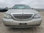 2005 Lincoln Town Car Signature Limited