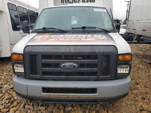 2016 Ford Econoline E350 Super Duty Cutaway Van