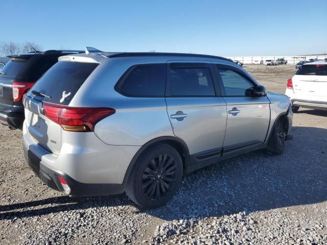 2020 Mitsubishi Outlander SE