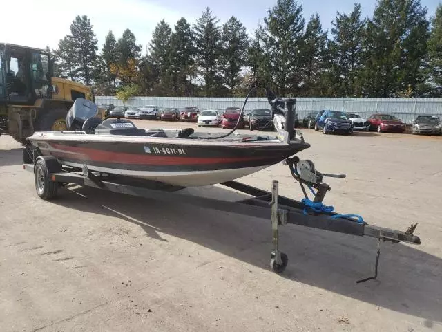 1988 Stratos Boat