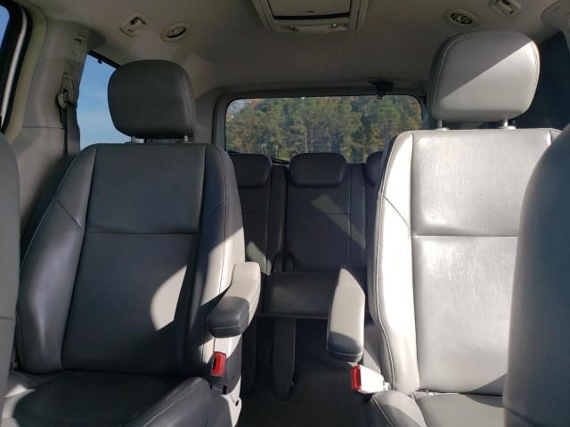 2010 Volkswagen Routan SE