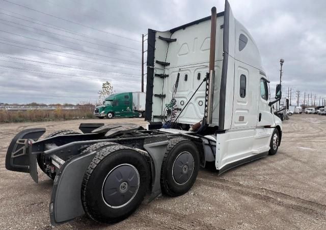 2021 Freightliner Cascadia 126