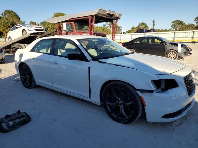 2020 Chrysler 300 Touring