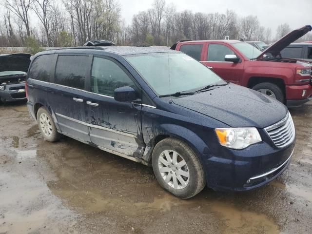 2016 Chrysler Town & Country Touring