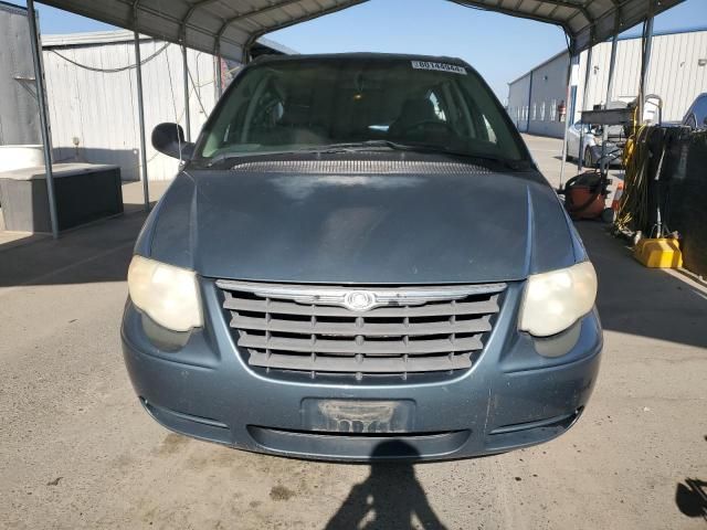 2006 Chrysler Town & Country LX