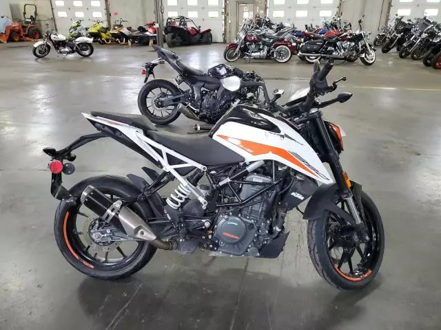 2022 KTM 390 Duke