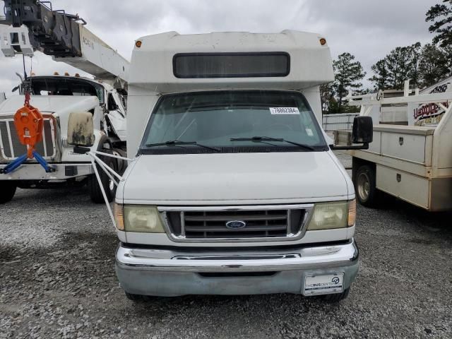 2003 Ford Econoline E450 Super Duty Cutaway Van