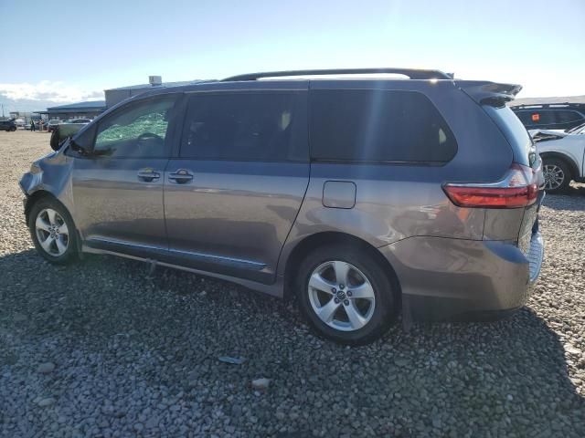 2019 Toyota Sienna LE