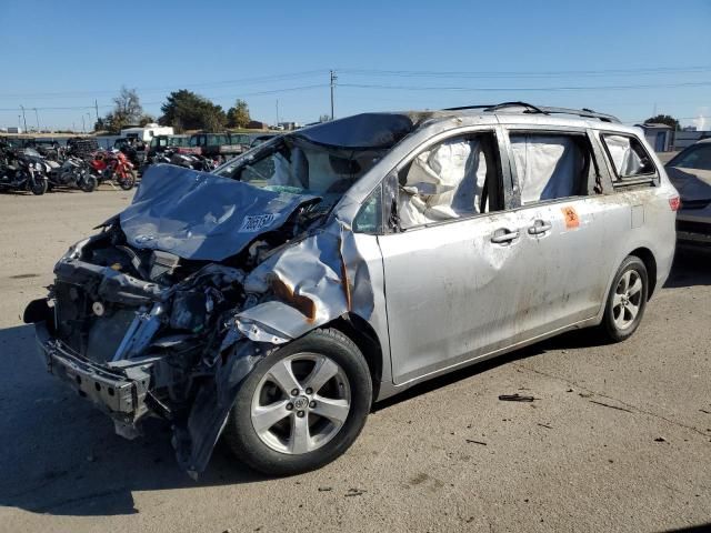 2015 Toyota Sienna LE