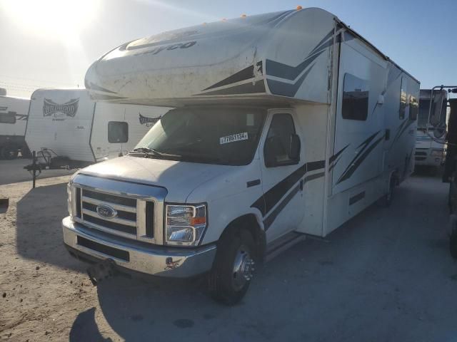 2018 Ford Econoline E450 Super Duty Cutaway Van